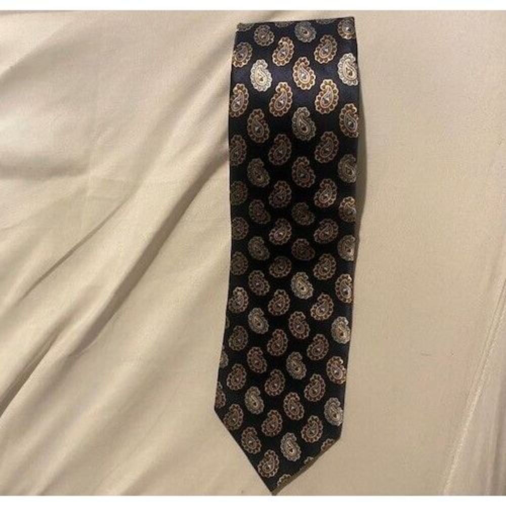 70'S VINTAGE YVES SAINT LAURENT‎ 100% SILK Men's BLUE PAISLEY NeckTie $200 - Picture 8 of 11